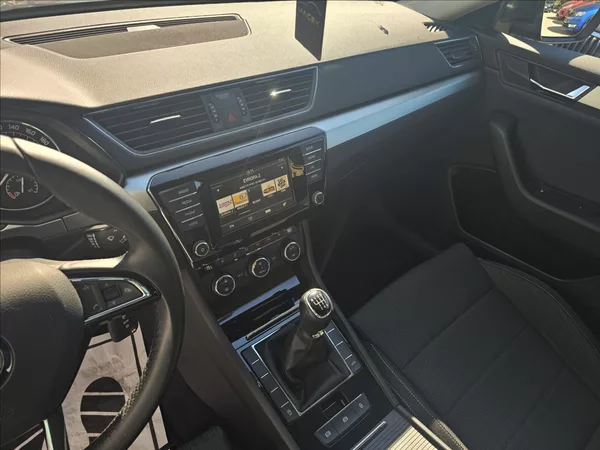 Škoda Superb III 1,4 TSi 110KW Ambition+ - foto 13