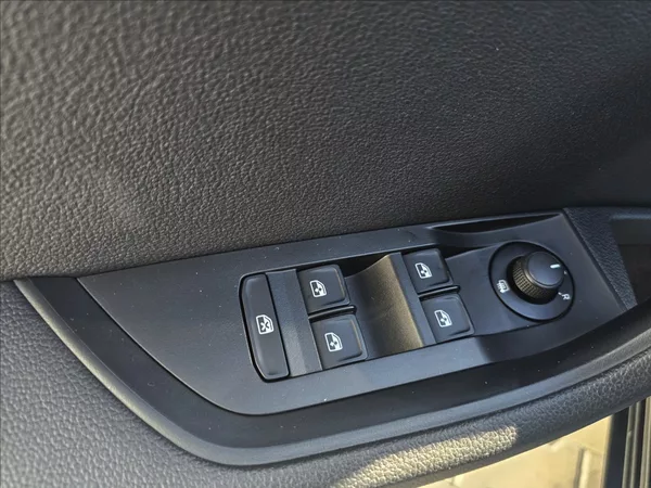 Škoda Superb III 1,4 TSi 110KW Ambition+ - foto 14
