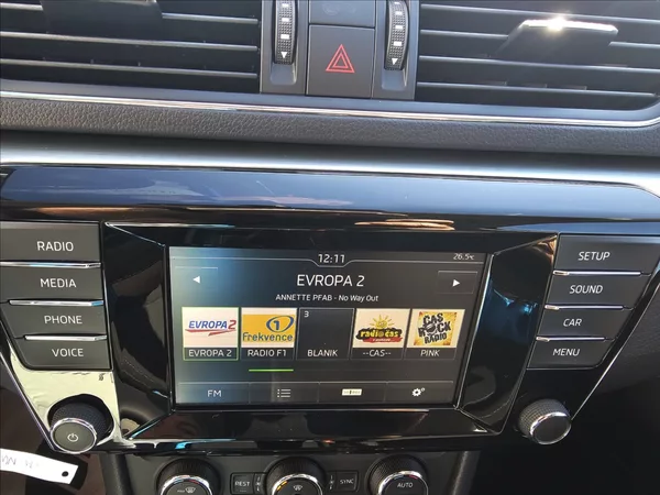 Škoda Superb III 1,4 TSi 110KW Ambition+ - foto 19