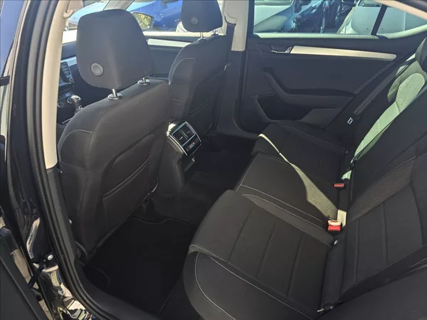 Škoda Superb III 1,4 TSi 110KW Ambition+ - foto 25