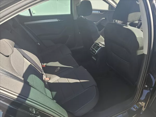 Škoda Superb III 1,4 TSi 110KW Ambition+ - foto 35
