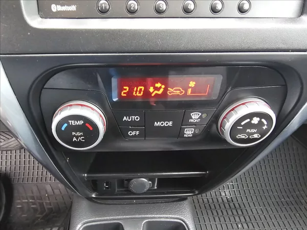 Suzuki SX4 1,6 VVTI 88KW STYLE AUTOMAT - foto 18