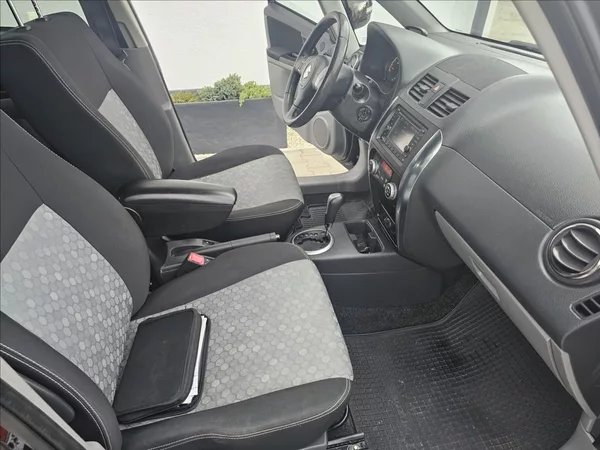 Suzuki SX4 1,6 VVTI 88KW STYLE AUTOMAT - foto 30
