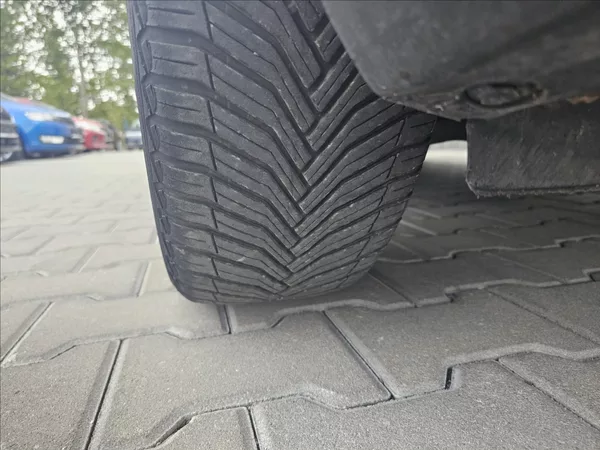 Suzuki SX4 1,6 VVTI 88KW STYLE AUTOMAT - foto 38