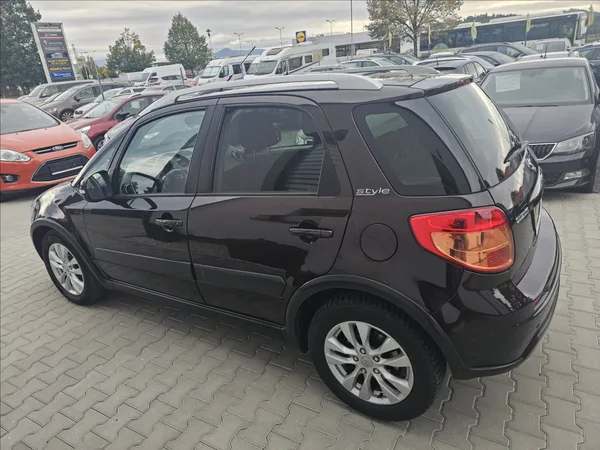 Suzuki SX4 1,6 VVTI 88KW STYLE AUTOMAT - foto 9