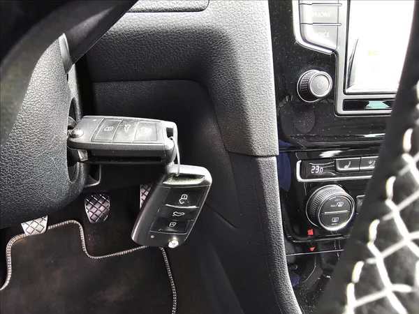 Volkswagen Golf VII 1,4TSi 92KW CUP NAVI - foto 16