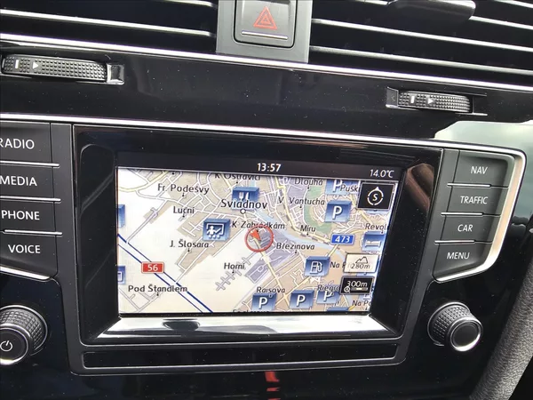 Volkswagen Golf VII 1,4TSi 92KW CUP NAVI - foto 18