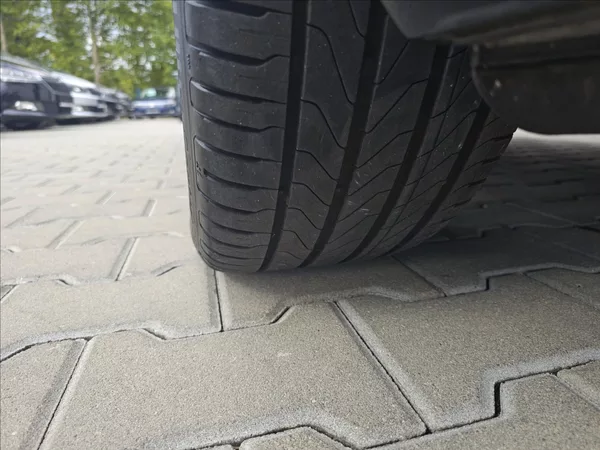 Volkswagen Golf VII 1,4TSi 92KW CUP NAVI - foto 42