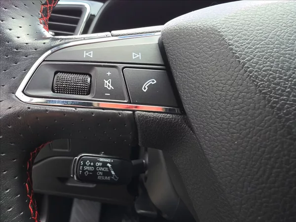 Seat Leon 1,4 TSi 92KW FR LED NAVI KŮŽE - foto 17