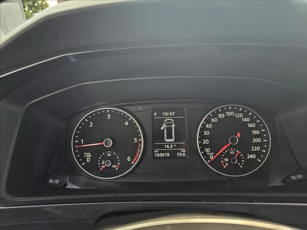 Volkswagen Multivan 2,0 TDi 110 KW Bully 7 míst TZ - foto 15