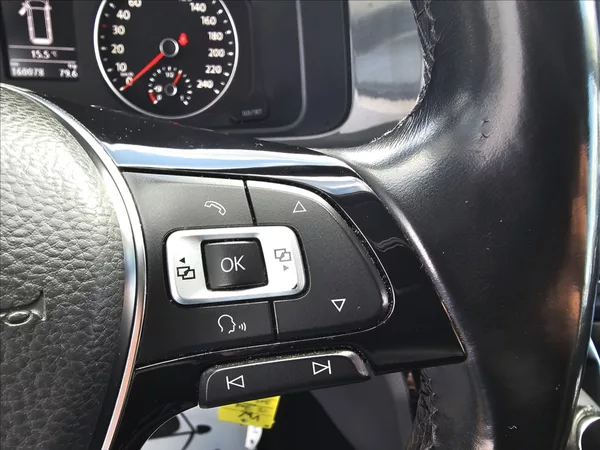 Volkswagen Multivan 2,0 TDi 110 KW Bully 7 míst TZ - foto 17