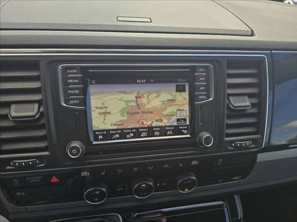 Volkswagen Multivan 2,0 TDi 110 KW Bully 7 míst TZ - foto 19