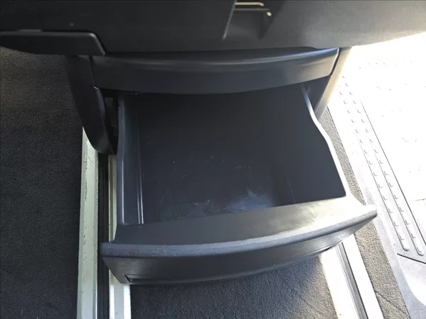 Volkswagen Multivan 2,0 TDi 110 KW Bully 7 míst TZ - foto 32