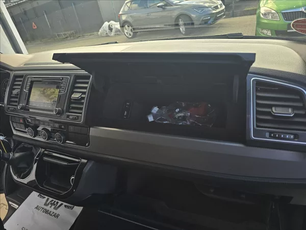 Volkswagen Multivan 2,0 TDi 110 KW Bully 7 míst TZ - foto 35