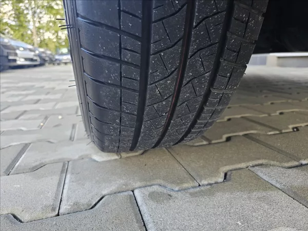 Volkswagen Multivan 2,0 TDi 110 KW Bully 7 míst TZ - foto 37