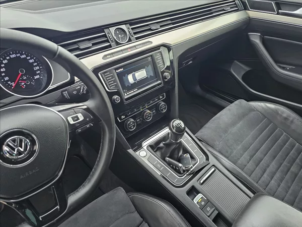 Volkswagen Passat B8 2,0 TDi 110KW Highline - foto 13
