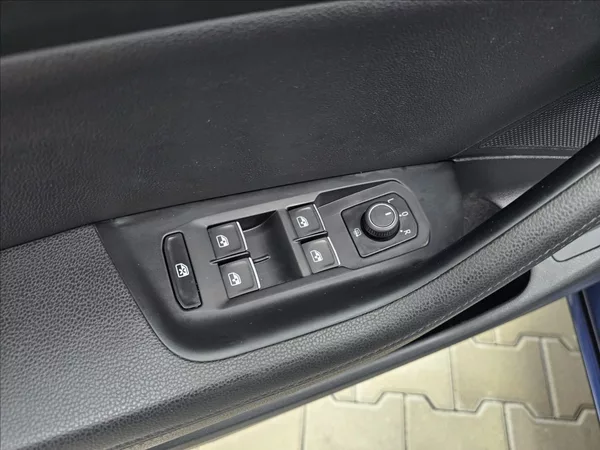 Volkswagen Passat B8 2,0 TDi 110KW Highline - foto 14
