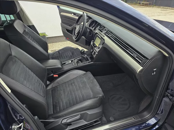 Volkswagen Passat B8 2,0 TDi 110KW Highline - foto 34