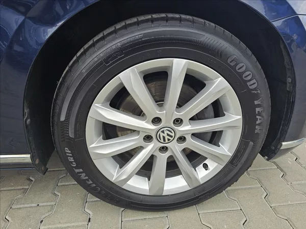 Volkswagen Passat B8 2,0 TDi 110KW Highline - foto 41