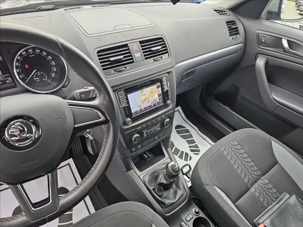 Škoda Yeti 1,4 TSi 90KW Adventure NAVI TZ - foto 13