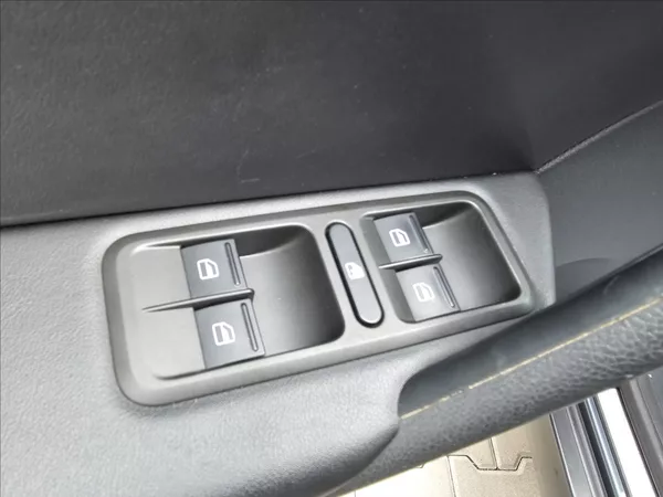 Škoda Yeti 1,4 TSi 90KW Adventure NAVI TZ - foto 14