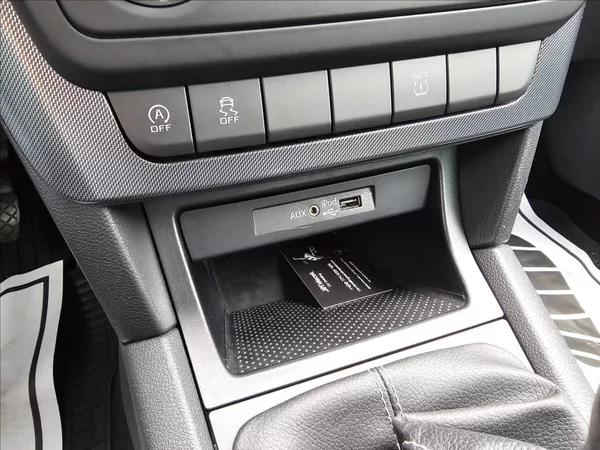 Škoda Yeti 1,4 TSi 90KW Adventure NAVI TZ - foto 21