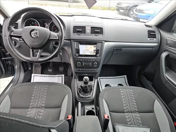 Škoda Yeti 1,4 TSi 90KW Adventure NAVI TZ - foto 23