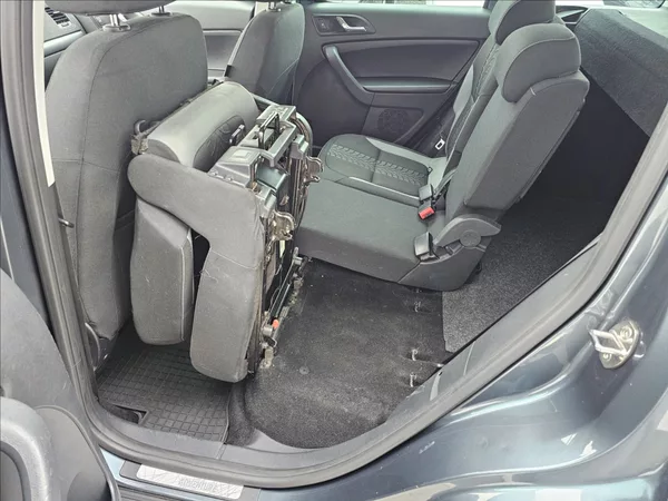 Škoda Yeti 1,4 TSi 90KW Adventure NAVI TZ - foto 25