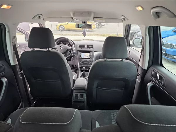 Škoda Yeti 1,4 TSi 90KW Adventure NAVI TZ - foto 28