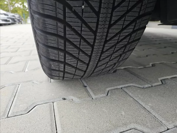 Škoda Yeti 1,4 TSi 90KW Adventure NAVI TZ - foto 40