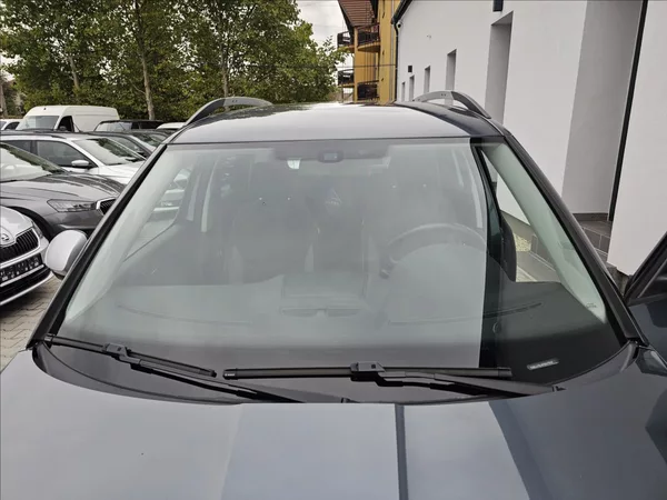 Škoda Yeti 1,4 TSi 90KW Adventure NAVI TZ - foto 43