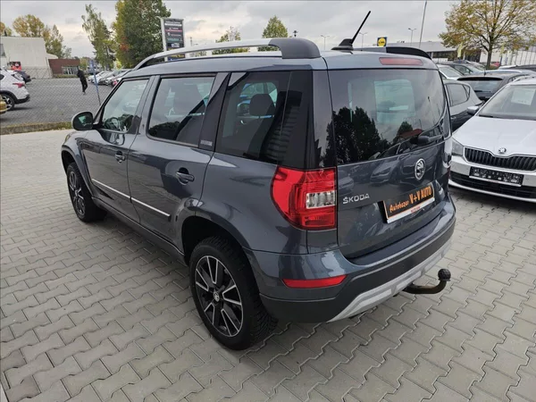Škoda Yeti 1,4 TSi 90KW Adventure NAVI TZ - foto 8