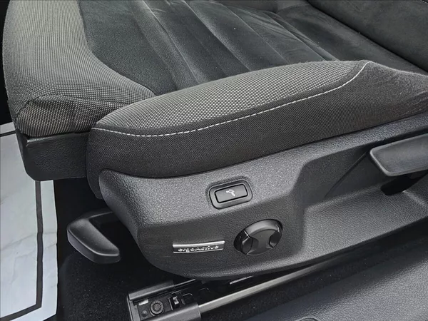 Volkswagen Golf VII 1,4 TSi Highline NAVI - foto 15