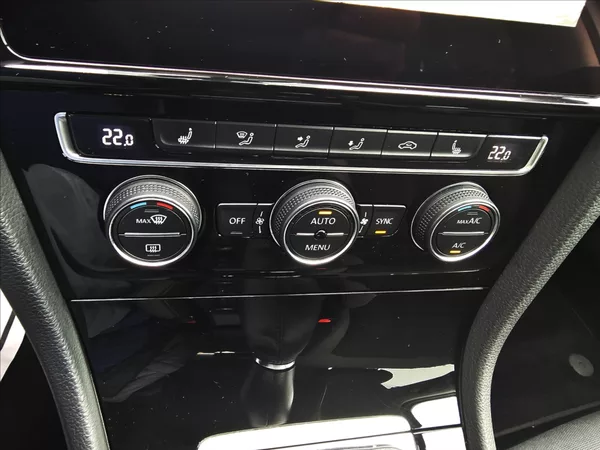 Volkswagen Golf VII 1,4 TSi Highline NAVI - foto 21