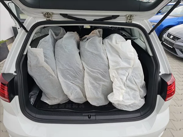 Volkswagen Golf VII 1,4 TSi Highline NAVI - foto 31