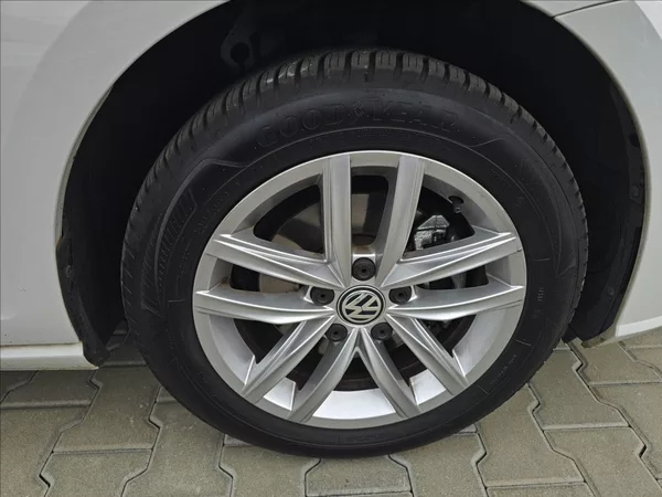 Volkswagen Golf VII 1,4 TSi Highline NAVI - foto 45