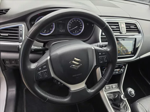 Suzuki SX4 S-Cross 1,4 Mild Hybrid AllGrip Premiu - foto 12