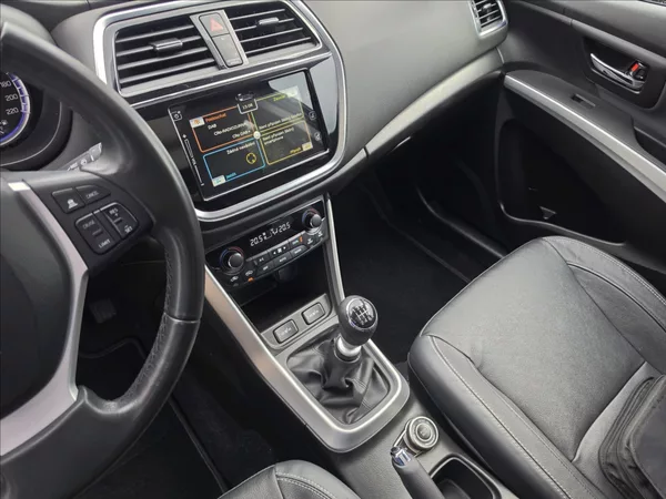 Suzuki SX4 S-Cross 1,4 Mild Hybrid AllGrip Premiu - foto 13