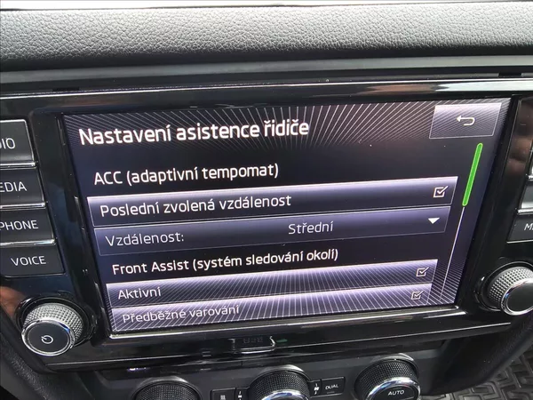 Škoda Octavia III 2,0TDi 110KW DSG Elegance - foto 22