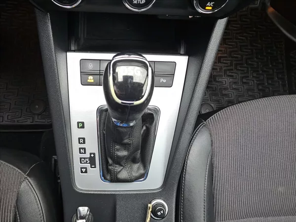 Škoda Octavia III 2,0TDi 110KW DSG Elegance - foto 26