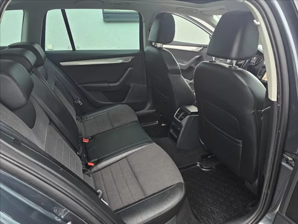 Škoda Octavia III 2,0TDi 110KW DSG Elegance - foto 38