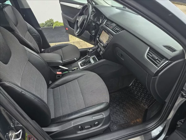 Škoda Octavia III 2,0TDi 110KW DSG Elegance - foto 39