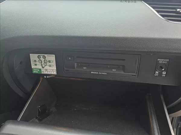 Škoda Octavia III 2,0TDi 110KW DSG Elegance - foto 43