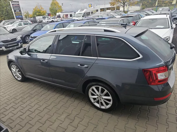 Škoda Octavia III 2,0TDi 110KW DSG Elegance - foto 9