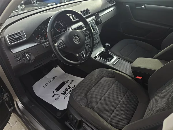 Volkswagen Passat B VII 1,4 TSi Comfortline - foto 11