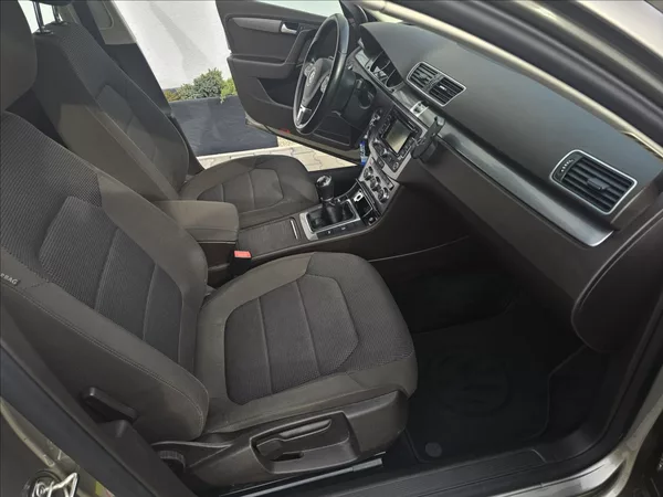 Volkswagen Passat B VII 1,4 TSi Comfortline - foto 32