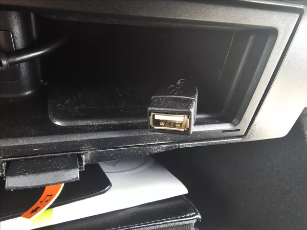 Volkswagen Passat B VII 1,4 TSi Comfortline - foto 38