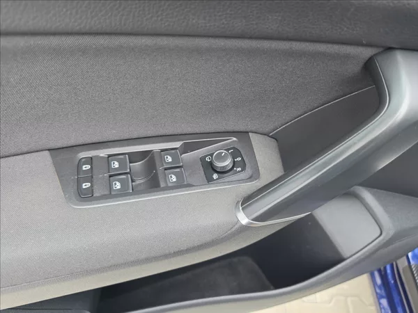 Volkswagen Touran 1,4 TSi 110KW DSG Highline 7MÍ - foto 15