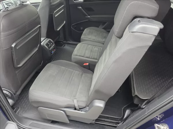 Volkswagen Touran 1,4 TSi 110KW DSG Highline 7MÍ - foto 31