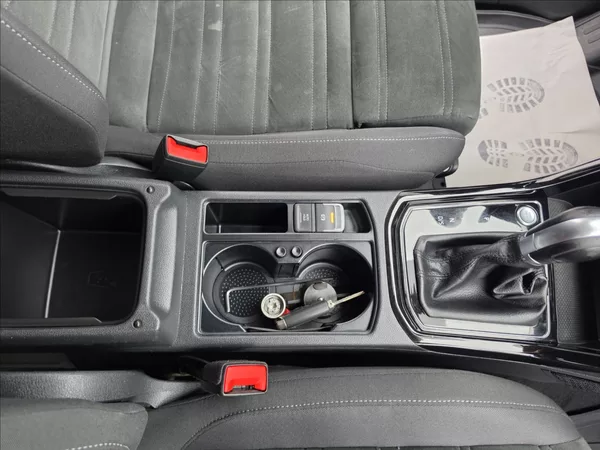 Volkswagen Touran 1,4 TSi 110KW DSG Highline 7MÍ - foto 39